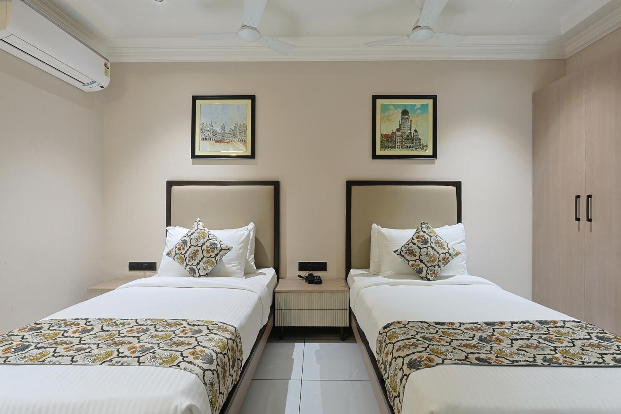 Hotel Royal Town Ахмедабад Экстерьер фото